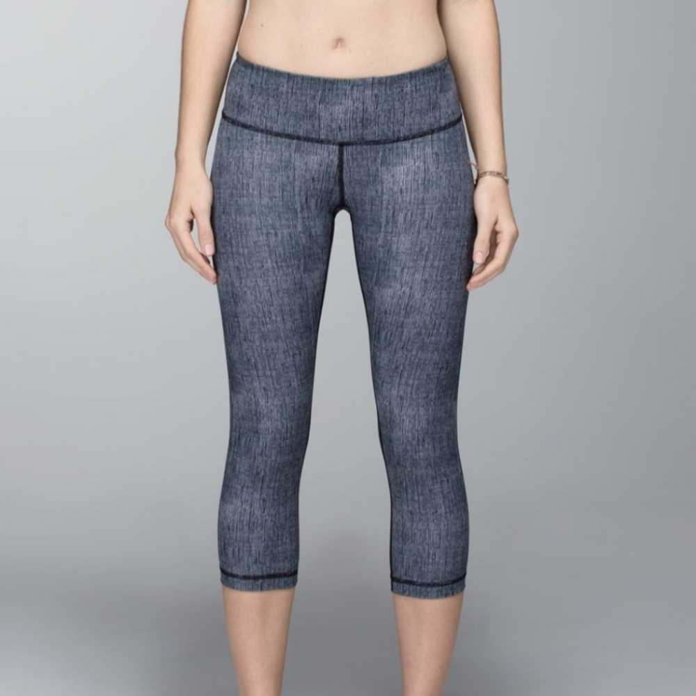 Lululemon Wunder Under Crop *Full-On Luxtreme Burlap Texture Black Dune | Size 6